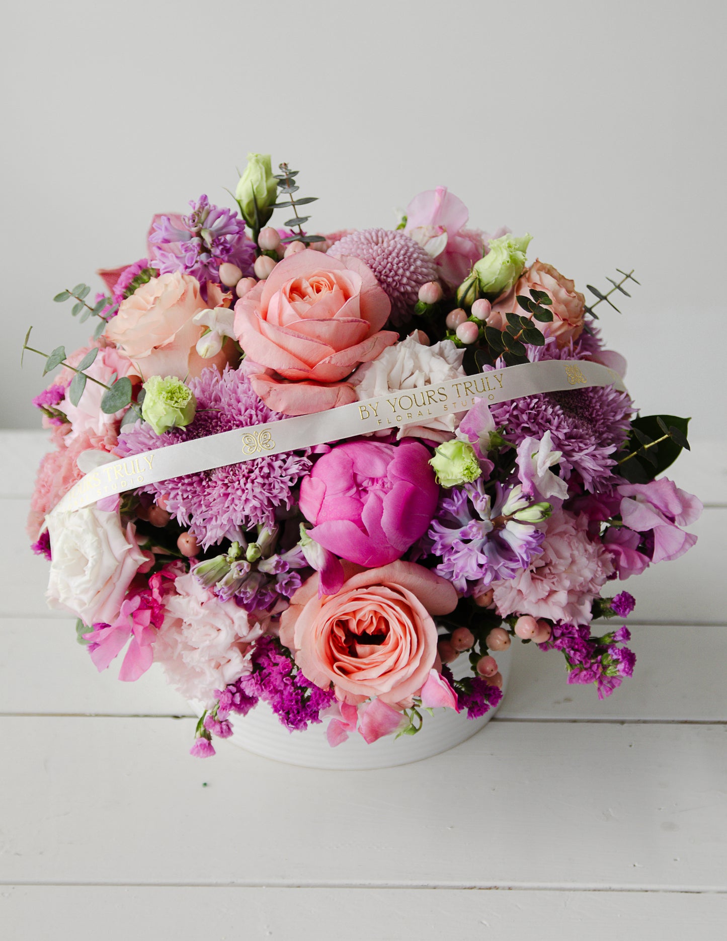 Paulina - Luxurious Round Centrepiece