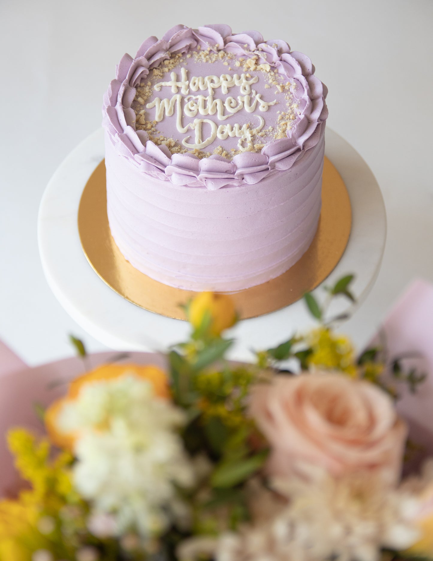 Mother’s day pairing: Cake + Designer's Choice Bouquet