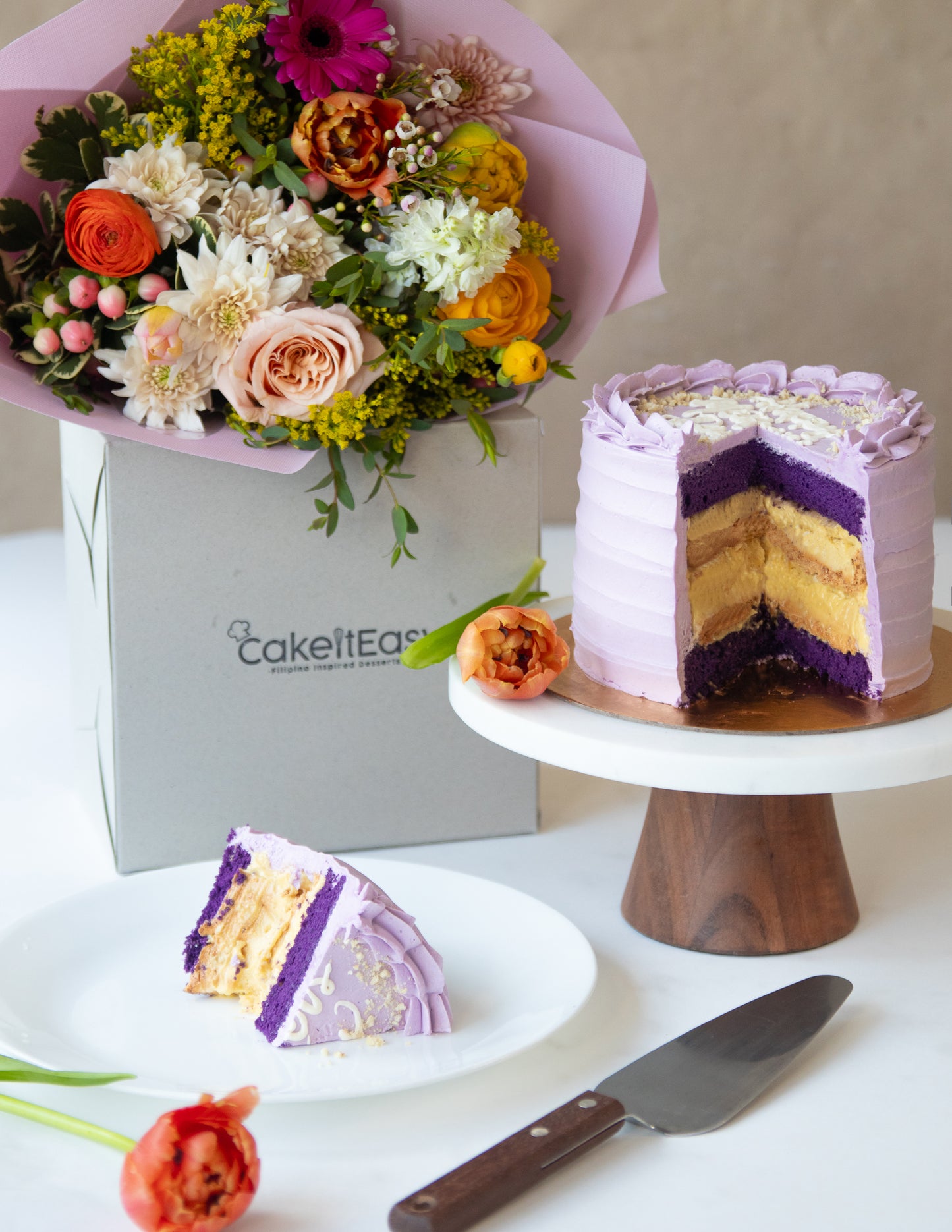 Mother’s day pairing: Cake + Designer's Choice Bouquet