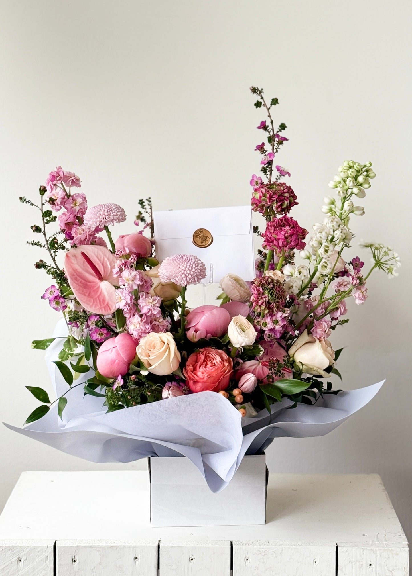 Cerelia - Modern Vase Arrangement