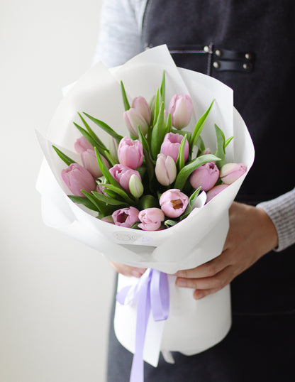 Vera - 25 stems tulip bouquet (seasonal)