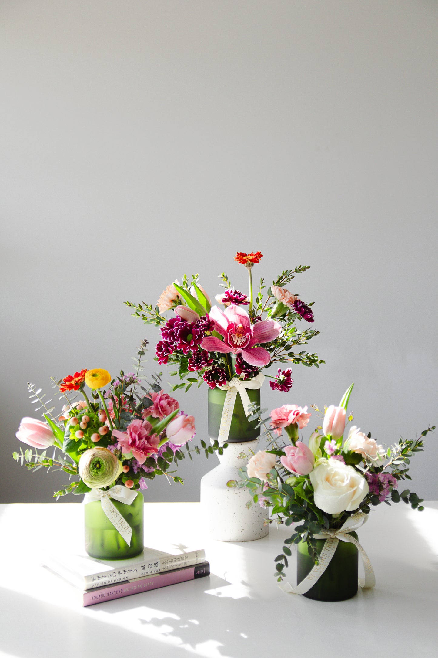 Yasmina - Petite Vase Arrangement
