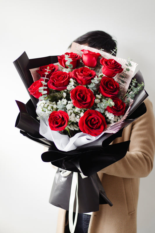 Soledad - Classic and Elegant Rose Bouquet