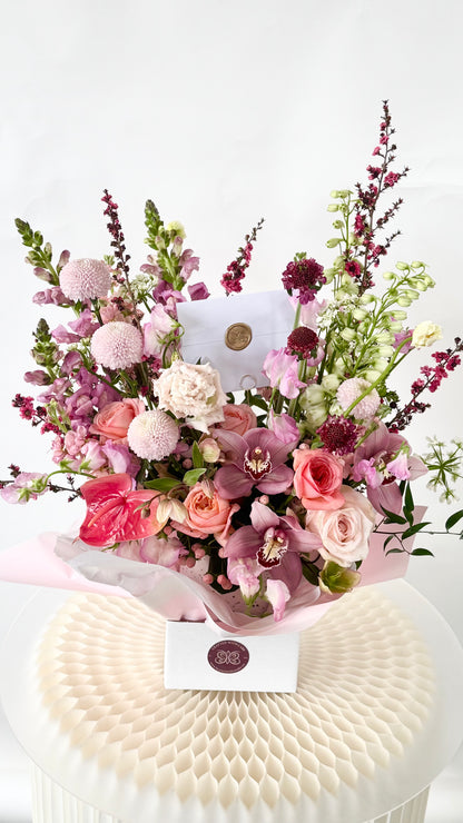 Cerelia - Modern Vase Arrangement